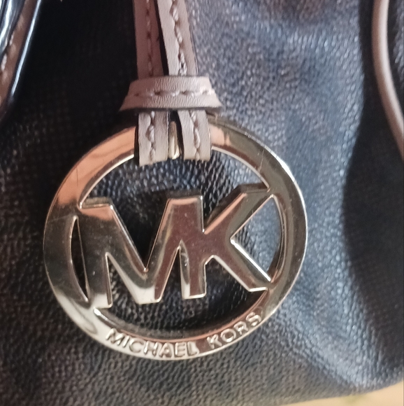 Authentic Michael Kors - Picture 3 of 3